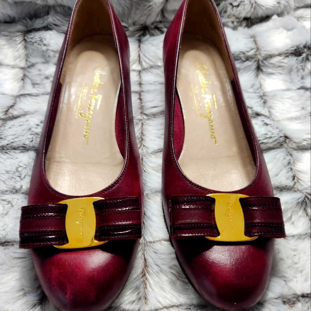 Beautiful Salvatore Ferragamo Varina flats